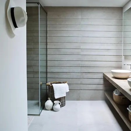 La Isla Bonita: Luxury Mykonos Retreat With Sea Views